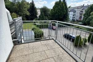 Frisch renovierte 3-Raum mit Balkon, Opt. auf EBK, Stellplatz – Heinrich-Schütz-Straße 90, 9130 Sonnenberg, Chemnitz – Vorschaubild 2
