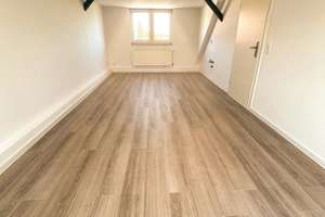Frisch sanierte 2-Zimmer-Dachgeschosswohnung mit  Garten optional – Kirchstraße 33, 6846 Ziebigk, Dessau-Roßlau – Vorschaubild 1