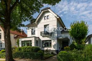 Sanierte Jugendstilvilla im Villenviertel in HH-Alt Rahlstedt
