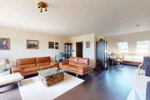 Gepflegte Zwei- bis Drei-Zimmer-Dachgeschosswohnung mit Dachloggia – 60528 Niederrad, Frankfurt am Main – Vorschaubild 3