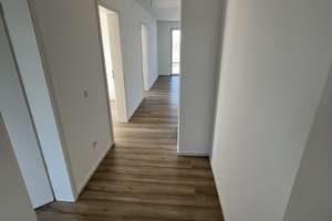 EXKLUSIVES PENTHOUSE: Moderne Traumwohnung mit 44m² Dachterrasse & Kochinsel am Wendschotter Markt! – Alte Schulstraße 31g, 38448 Wendschott, Wolfsburg – Vorschaubild 13
