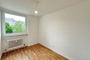 Befristete 4-Zimmer-Wohnung mit Balkon – Karl-Marx-Ring 8, 81735 Neuperlach, München – Vorschaubild 6