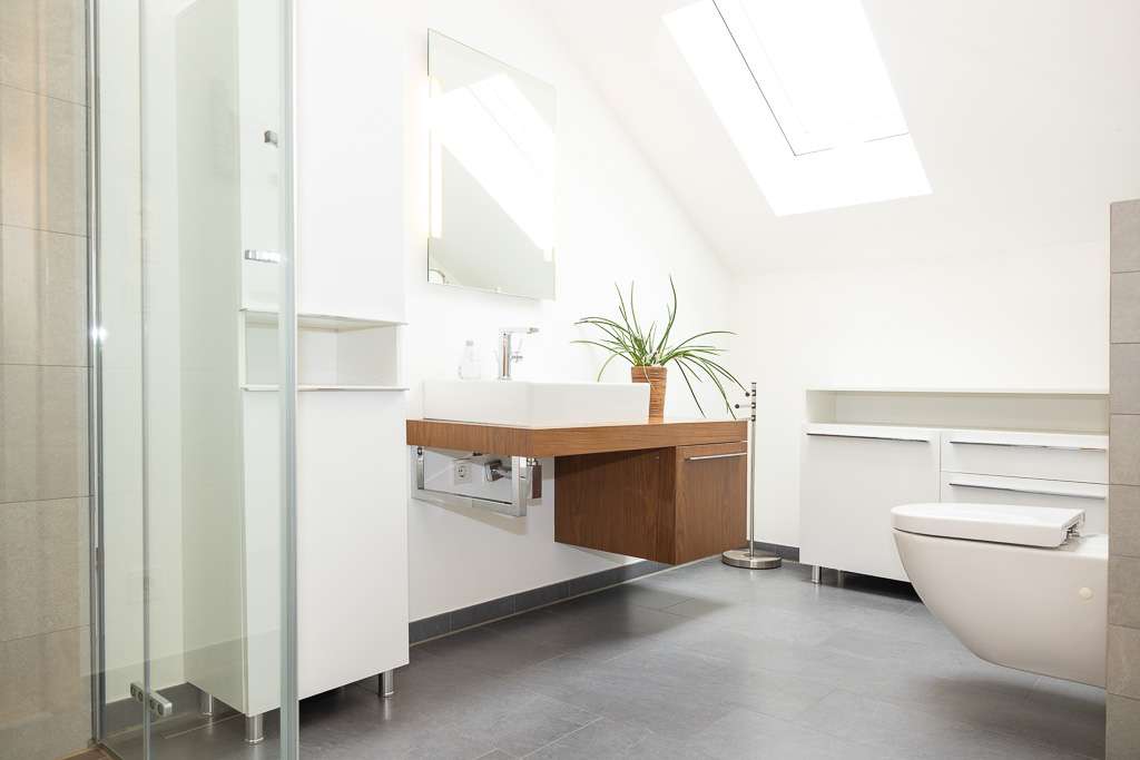 Immobilie in Hilders - Goldener Herbst, Gemütlicher Winter – Ihr Zuhause mit Kamin und Charakter. - Bild 4