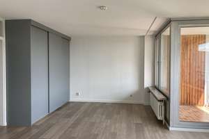 Fant. Aussicht, modernisierte Loft-WHG mit Balkon und Einbauküche in Stuttgart Plieningen – Im Asemwald 56, 70199 Asemwald, Stuttgart – Vorschaubild 3