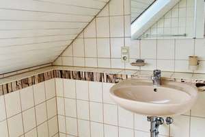 Helle 3-Zimmer-Dachgeschosswohnung mit Süd-Balkon und Aussicht – Die vollständige Adresse der Immobilie erhältst du vom Anbieter., 70563 Heerstraße, Stuttgart – Vorschaubild 12
