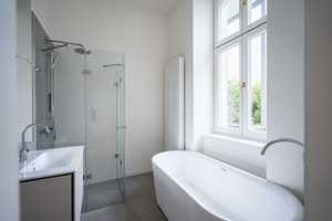 Kernsanierter Altbau: 4 Zimmer, 2 Balkone, Fahrstuhl, 2 Bäder, Energieausweis A, Provisionsfrei – Lepsiusstraße 81, 12163 Berlin – Vorschaubild 3