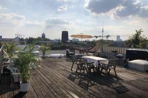 Penthouse appartment mit großer Dachterasse (möbliert) – Diestelmeyer Str. 5a, 10249 Friedrichshain, Berlin – Vorschaubild 1