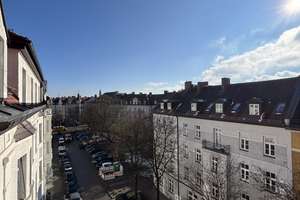 Charmante 1-Zimmer Wohnung im 5. OG mit Balkon in Schwabing-West