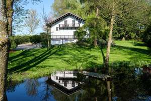 Kernsanierte Villa am See mit einem beinahe 4.000 m² großen Grundstück – Die vollständige Adresse der Immobilie erhältst du vom Anbieter., 85560 Ebersberg – Vorschaubild 2