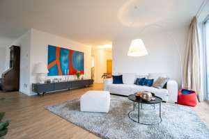 Düsseldorf: Große Traumwohnung mit Blick ins Grüne im Herzen von Oberkassel