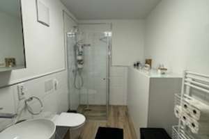 EXKLUSIVE 2-ZIMMER-WOHNUNG MIT BALKON UND EINBAUKÜCHE – Nelkenstr. 30, 42283 Barmen, Wuppertal – Vorschaubild 8