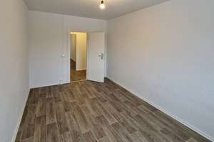 Hier ist ganz viel Platz! - 4-Zimmer-Wohnung mit Balkon, frisch renoviert - ** AB AUGUST **! – Ringstraße 197, 4209 Grünau-Mitte, Leipzig – Vorschaubild 8