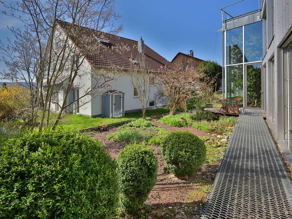 UG: Gepflegter Garten