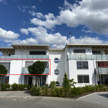 Exklusive 3,5-Zimmer-Whg. 1. OG - m. Garage u. Stpl.