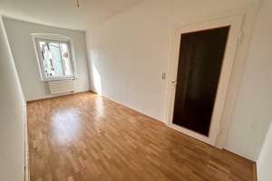 *Frisch saniert* Attraktive 2-Raum-Wohnung mit Wintergarten! ab 01.04.2026!