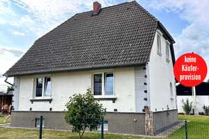 HORN IMMOBILIEN +RESERVIERT! Einfamilienhaus in Löcknitz mit Pool, Gästehaus / Büro und Doppelgarage – Uecker-Randow (Kreis) – Vorschaubild 1