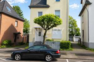 Wesseling - vermietetes Zweifamilienhaus & freies Gewerbeobjekt als interessante Kombination – Die vollständige Adresse der Immobilie erhältst du vom Anbieter., 50389 Wesseling – Vorschaubild 1