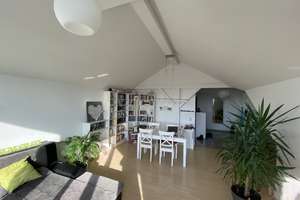 Sonne pur, hohe Räume, großer Balkon, Bad mit Fenster  zw. W-tal und D-Dorf – Altenhofer Str. 182, 42719 Wald, Solingen – Vorschaubild 3