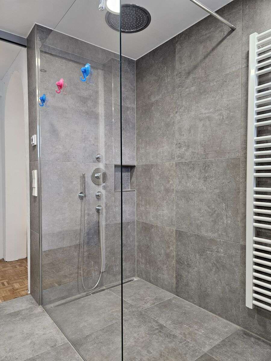 Immobilie in Kämpfelbach - **Kämpfelbach-Ersingen, modernisiertes 1-2 Familien-Haus mit Ausbaupotential, Garten u. 3 Garagen** - Bild 13