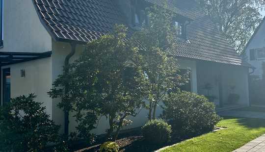 Bild von Exklusives Architektenhaus in bester Lage mit Naturpool und Sauna