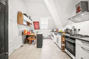 Ruhige + sanierte 4-Zimmer-Altbau-Wohnung nähe HBF und Viertel