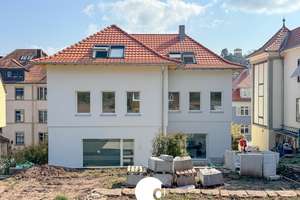 Erstbezug nach Sanierung / Neubau: Großzügiges Einfamilienhaus mit Gartenparadies auf der Uhlandshöh – Die vollständige Adresse der Immobilie erhältst du vom Anbieter., 70188 Uhlandshöhe, Stuttgart – Vorschaubild 1