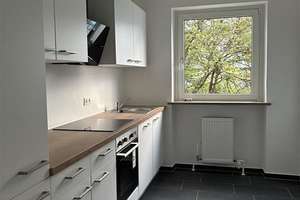 Kernsanierte 3-Zimmer-Wohnung mit Balkon und Einbauküche – 81241 Pasing, München – Vorschaubild 2