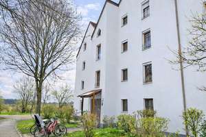 Gemütliche, helle 2-Zimmer-Dachgeschosswohnung mit schönem Weitblick in Kirchheim bei München!