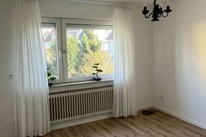 Haus - Zweifamilienhaus auf großem Eckgrundstück in Hannover Nord – Die vollständige Adresse der Immobilie erhältst du vom Anbieter., 30419 Vinnhorst, Hannover – Vorschaubild 4