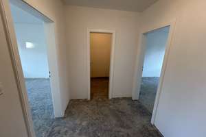 3-Zimmer-Wohnung mit Balkon, Kaminanschluss, Laubengang & Garage + Stellplatz – sofort bezugsfrei – Schweinauerstr 67, 90439 St. Leonhard, Nürnberg – Vorschaubild 6