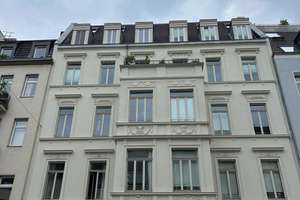 Stilvolle Altbauwohnung mit Designküche und großzügiger Terrasse im Kwartier Latäng