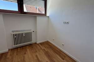 Sonnige und gepflegte 3 Zi. Wohnung mit 2 Terrassen und Blick ins Grüne – Willibaldstr. 201, 80689 Blumenau, München – Vorschaubild 9