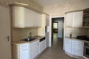 **3-Zimmer-Erkerwohnung mit Balkon zum ruhigen Innenhof direkt an der Düssel** – Karolingerstraße 46, 40223 Bilk, Düsseldorf – Vorschaubild 4