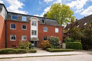 Ein Zuhause über den Dächern des Grüns – Wohnung mit Süd-Loggia und Kaminofen – Die vollständige Adresse der Immobilie erhältst du vom Anbieter., 22587 Blankenese, Hamburg – Vorschaubild 2