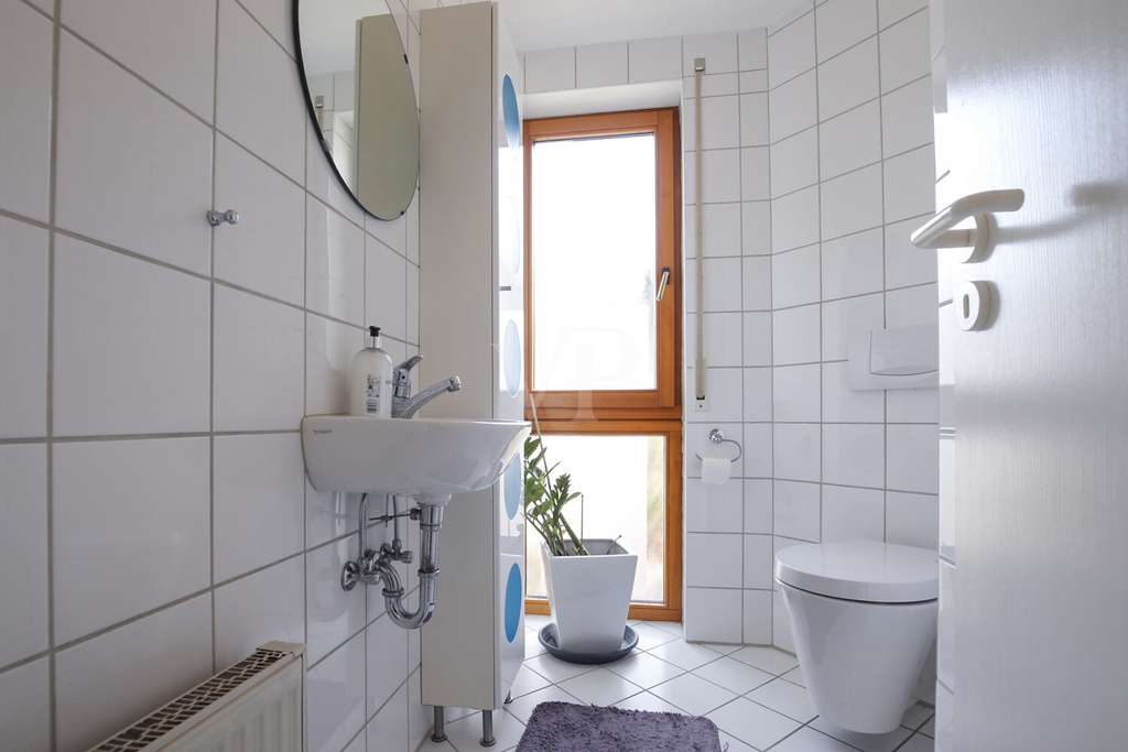 Immobilie in Karlsdorf-Neuthard - Gepflegte Doppelhaushälfte in begehrter Wohnlage von Karlsdorf - Bild 4