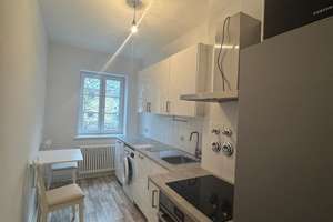 Sanierte 2 Zimmer Wohnung mit Einbauküche