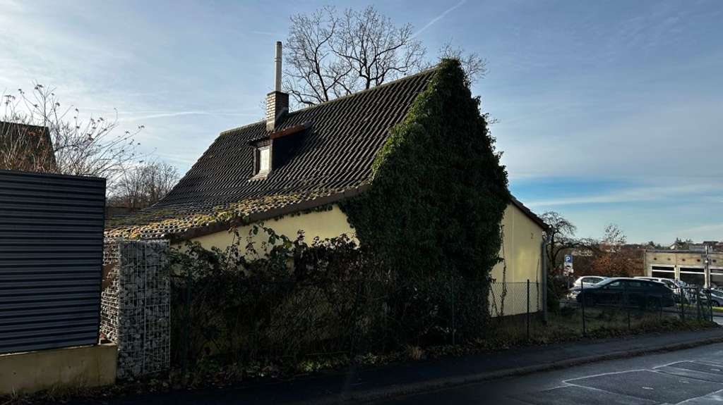 Immobilie in Dittelbrunn - Einfamilienhaus zum kleinen Preis mit Entwicklungspotenzial!!! - Bild 1