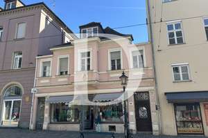 Historisches Wohnhaus mit Ladengeschäft in der Innenstadt