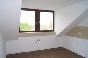 4,5 Zimmer auf 173 m² in Citylage + DG mit Lift + Parkett + Fußbodenheizung + Loggia + 2 Bäder – Rosa-Luxemburg-Straße 36, 4315 Neustadt-Neuschönefeld, Leipzig – Vorschaubild 3
