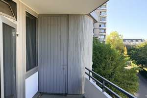 Zuhause mit 1 Zimmer in zentraler Lage von Köln Zollstock mit Balkon am Südstadion – Bernhard-Feilchenfeld-Straße 1, 50969 Zollstock, Köln – Vorschaubild 2