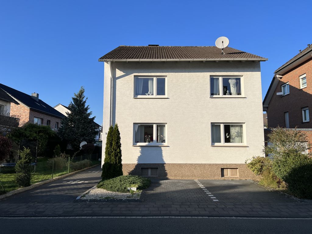 Tolles Zweifamilienhaus mit Potential in Schloß Neuhaus Mastbruch