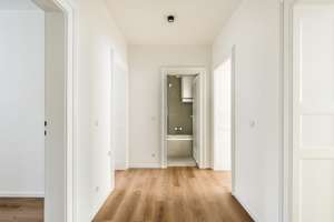JETZT *Paul & Partner* ERSTBEZUG NACH SANIERUNG, TIEFGARAGENSTELLPLATZ & MÜNCHENS TOPLAGE! 162 – Die vollständige Adresse der Immobilie erhältst du vom Anbieter., 81677 Steinhausen, München – Vorschaubild 12