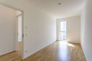 helles Dachgeschoss mit EBK & Balkon & Wanne & HWR! – Löbtauer Straße 58a, 1159 Friedrichstadt, Dresden – Vorschaubild 7