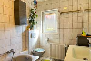 273 m² Wohnfläche – Mehrgenerationenhaus mit Einliegerwohnung und Wintergarten – Die vollständige Adresse der Immobilie erhältst du vom Anbieter., 72141 Walddorfhäslach – Vorschaubild 11