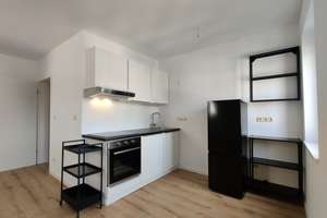 Helle 2-Zimmer-Wohnung, EBK, Waschmaschine -  Links der Wertach
