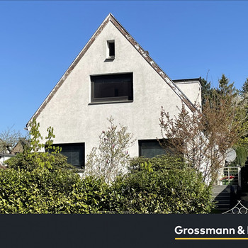 Einfamilienhaus mit großem Grundstück