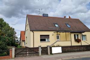 Doppelhaushälfte mit Garten und Einzelgarage in Halberstadt – Die vollständige Adresse der Immobilie erhältst du vom Anbieter., 38820 Halberstadt – Vorschaubild 1