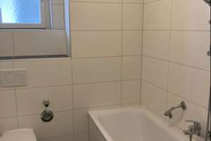 Sehr großzügige Zweizimmerwohnung im dritten Obergeschoss ohne Aufzug! – Dr.-Luppe-Platz 2, 90443 Steinbühl, Nürnberg – Vorschaubild 5