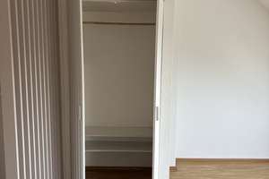2-Raum-Dachgeschossstudio mit Einbauküche in Huttrop – Huttropstraße 42, 45138 Huttrop, Essen – Vorschaubild 6