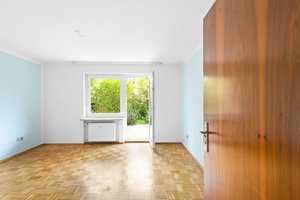 Ihr neues Zuhause in Ziegetsdorf - Modernisiertes Zweifamilienhaus mit Gartenparadies und PV-Anlage! – Regensburg – Vorschaubild 37